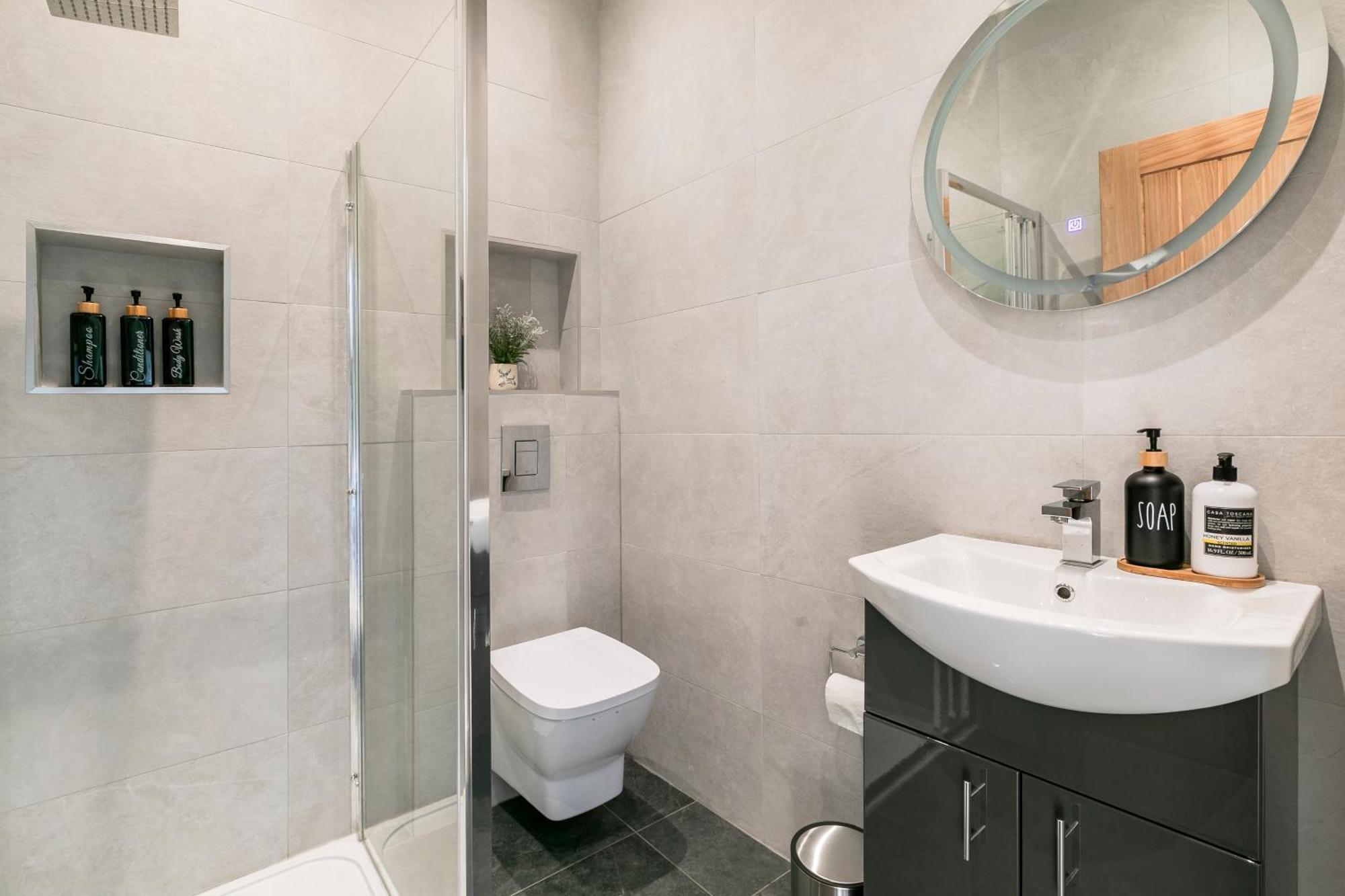 Modern Aptmt, 2 Stops To Central London, Smart Lock, Netflix إيلينغ المظهر الخارجي الصورة